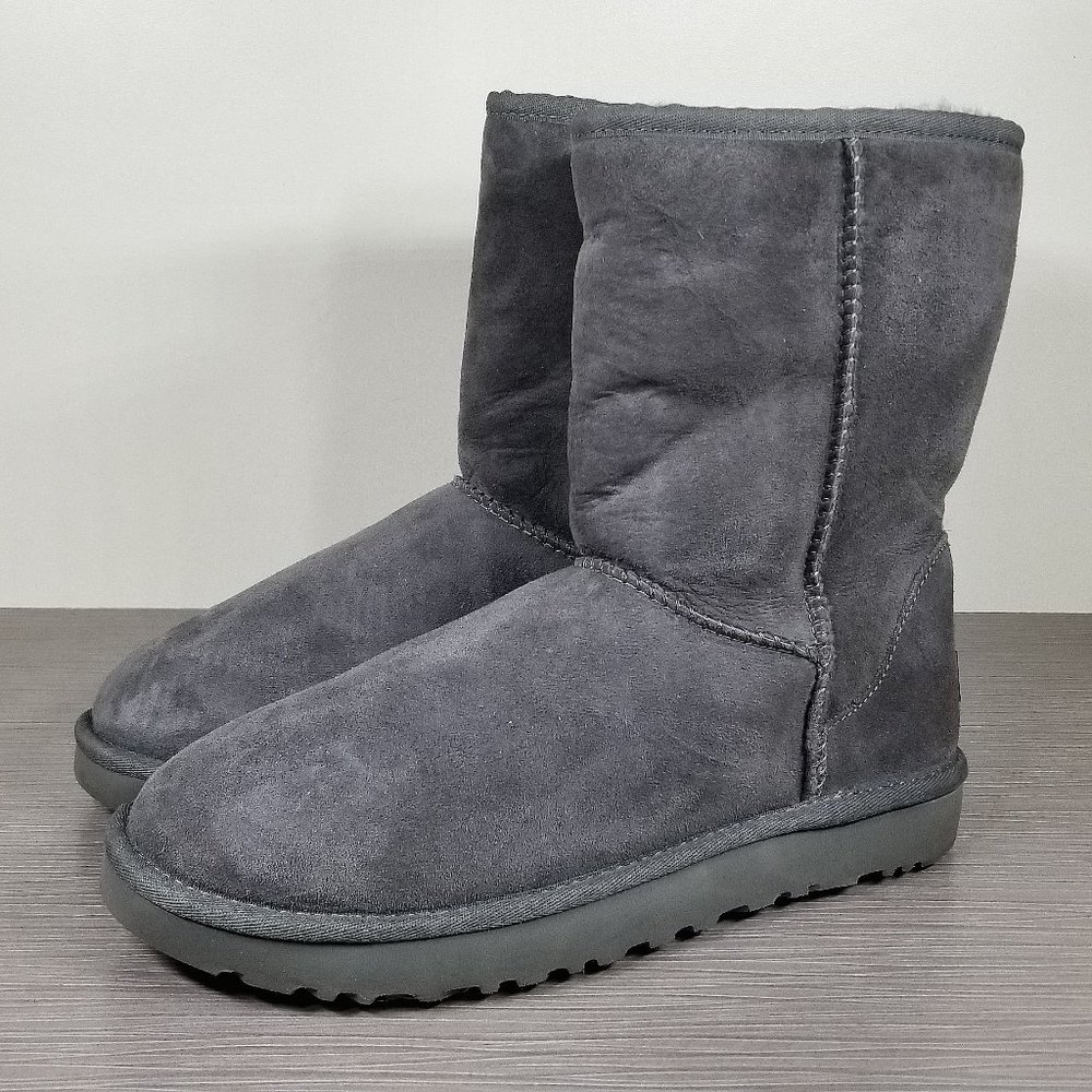 UGG Classic Short II Winter Boot, Gray Suede, Womens Size 10 M / 41